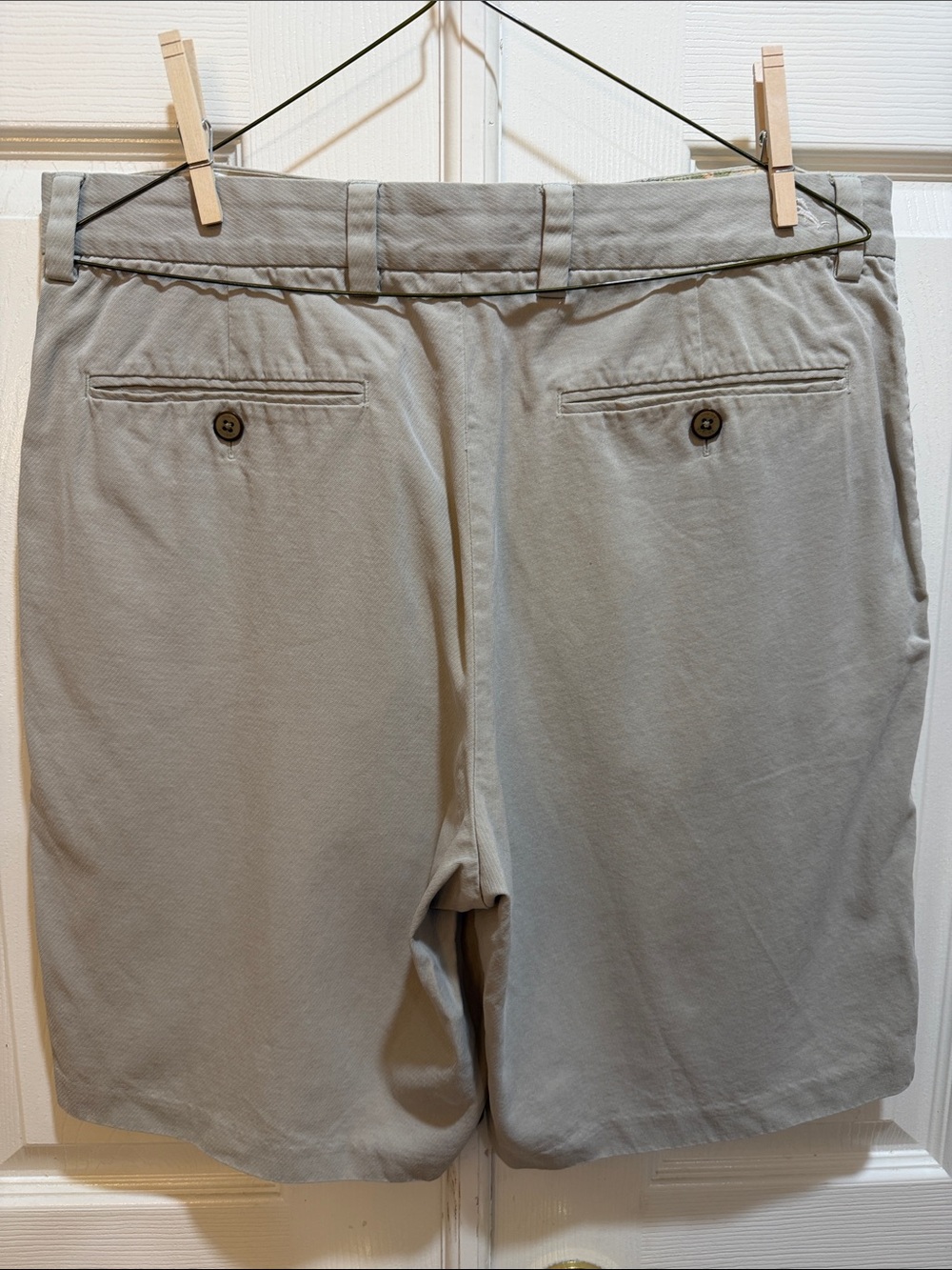 Tommy Bahama tan Khaki shorts